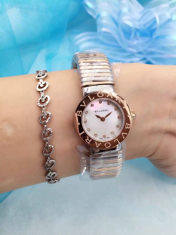 ブルガリ時計正面デザイン